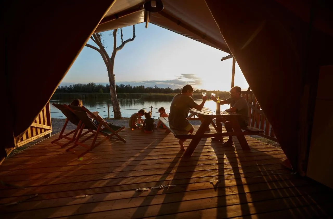 فندق كاستيلو دي إمبوريسفي  Camping Nautic Almata Glamping